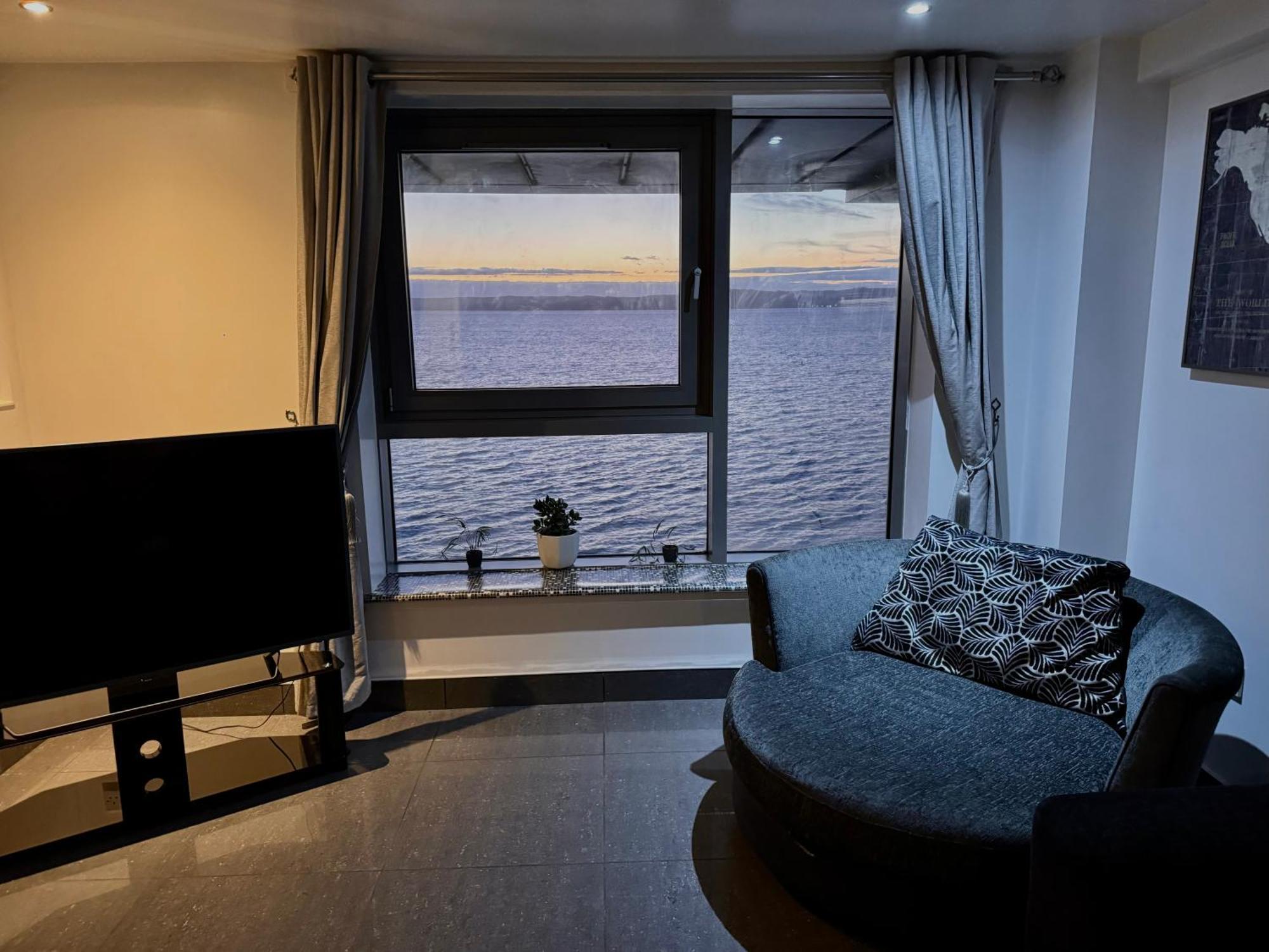Ocean Park Apartments - Oceanfront - Free Parking And Fast Wifi Единбург Екстер'єр фото